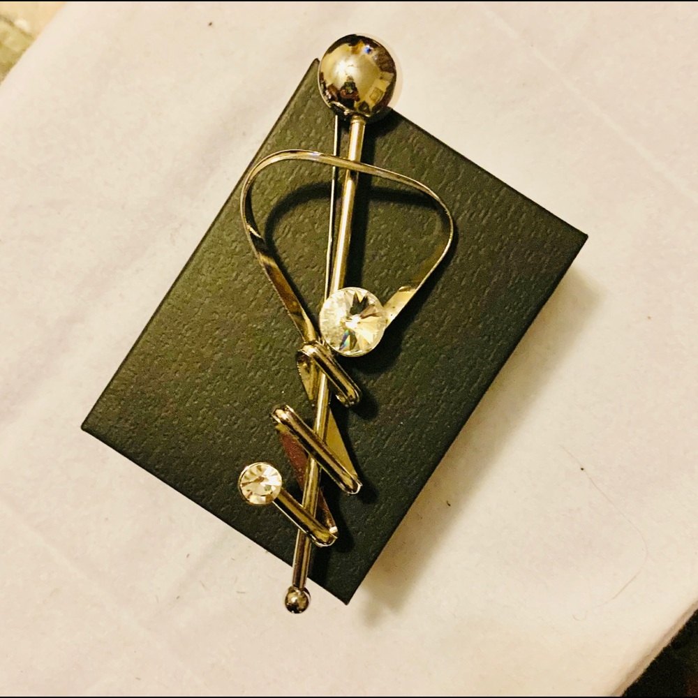 Sale 🌷 3I items 🌷 for $25 Vintage Silver Brooch